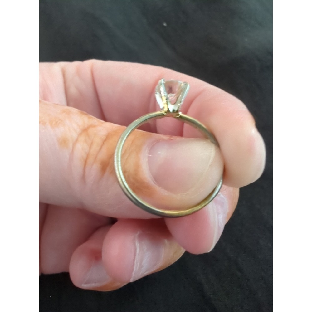 Vintage Silver Toned Ring with Cubic Zirconia Stone - Size 8